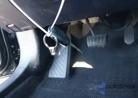 2019 Toyota Corolla Le z USA, uszkodzony, nr VIN 2T1BURHE8KC213417